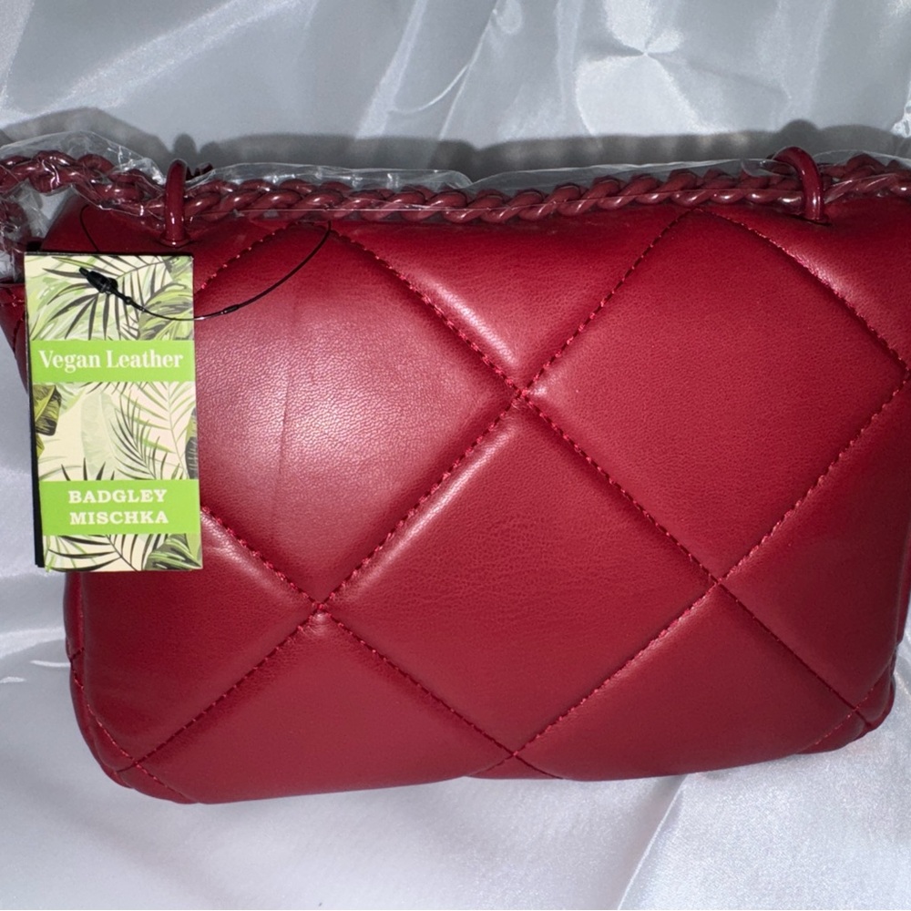 Badgley Mischka Red Quilted Shoulder Bag - Picture 2 of 4